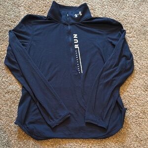 Under Armour navy women’s medium run top